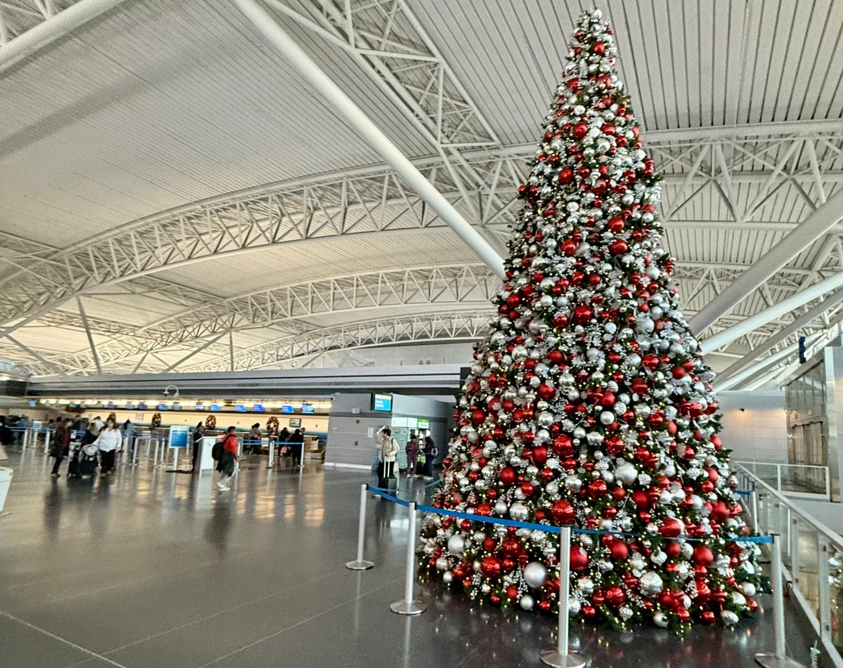 JFK inside Terminal 8