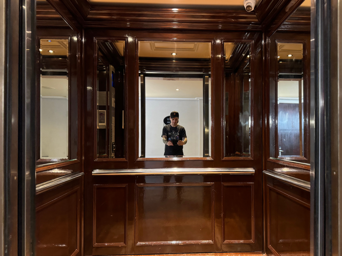 JW Marriott Hotel Rio de Janeiro elevator interior JW Marriott Hotel Rio de Janeiro elevator interior