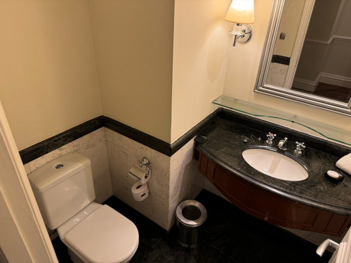 JW Marriott Hotel Rio de Janeiro half bathroom JW Marriott Hotel Rio de Janeiro half bathroom