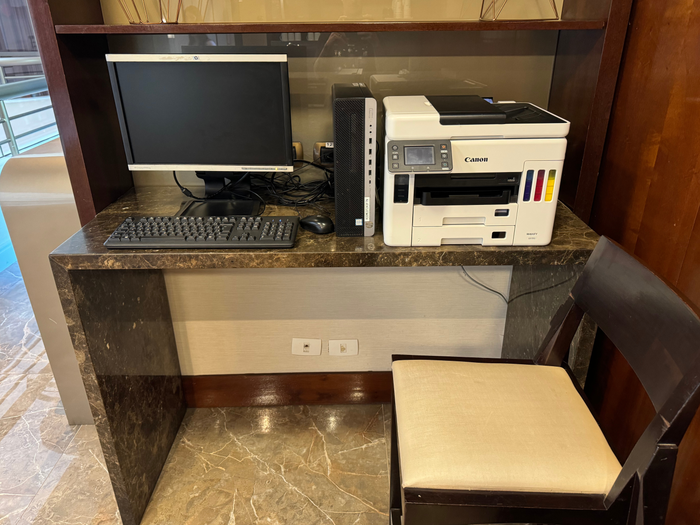 JW Marriott Hotel Rio de Janeiro lounge computer printer JW Marriott Hotel Rio de Janeiro lounge computer printer
