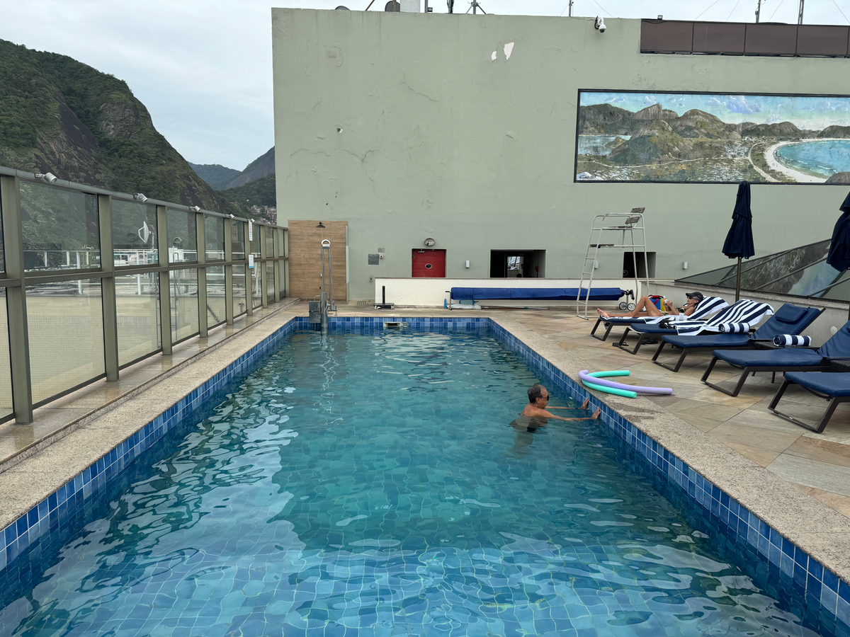 JW Marriott Hotel Rio de Janeiro rooftop pool front view