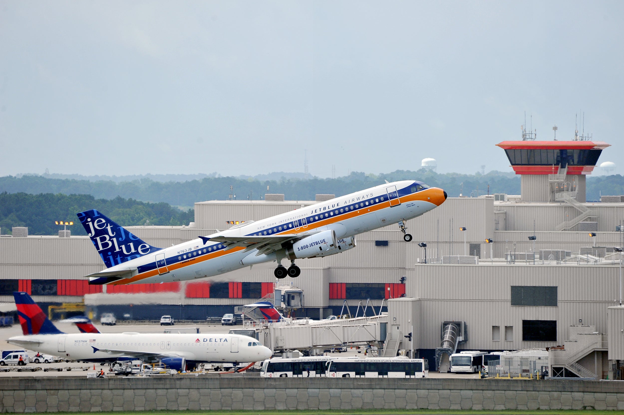JetBlue 'Spring Ahead' Sale: Big Savings on Flights and Packages