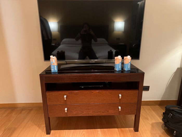 Palacio Duhau Park Hyatt Buenos Aires bedroom tv