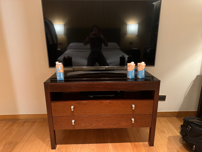 Palacio Duhau Park Hyatt Buenos Aires bedroom tv