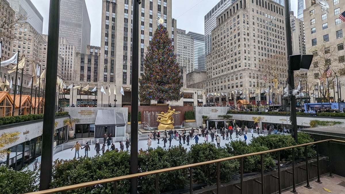 A New Yorker’s Guide to Rockefeller Center: See the Christmas Tree!