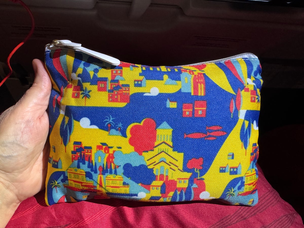 Turkish Airlines IST ATL 787 9 economy amenity kit