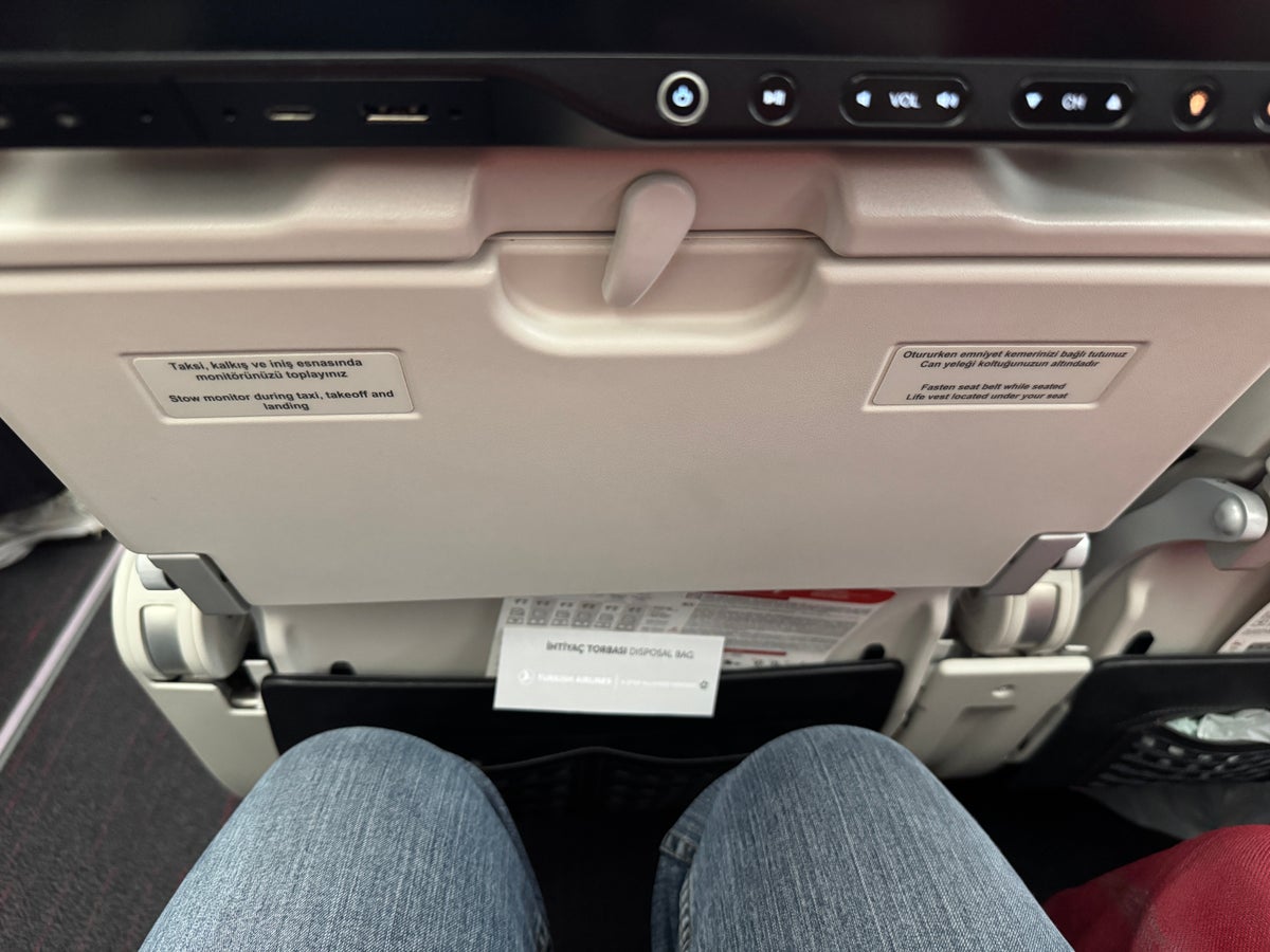 Turkish Airlines IST ATL 787 9 economy legroom