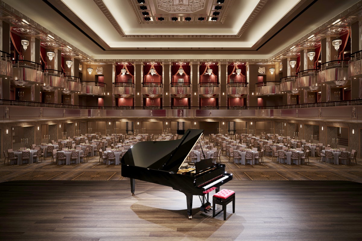 Waldorf Astoria New York Grand Ballroom Credit Noë & Associates Courtesy The Boundary