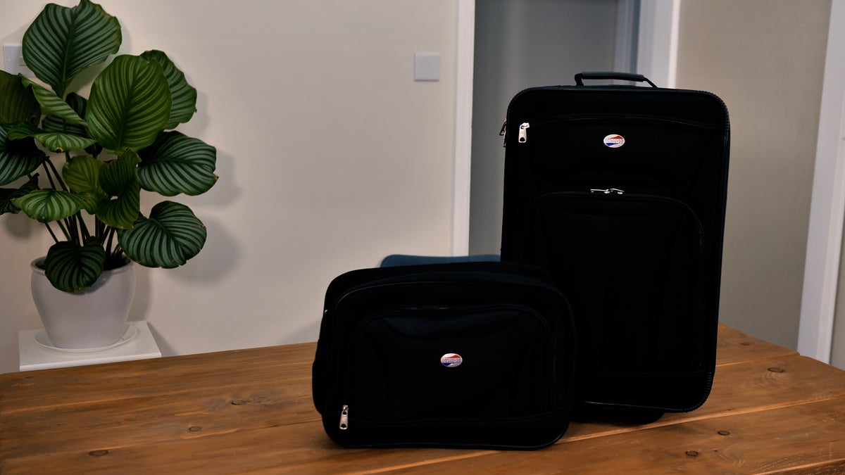 American Tourister Fieldbrook Softside Luggage Review — Is It Worth It? [Video]