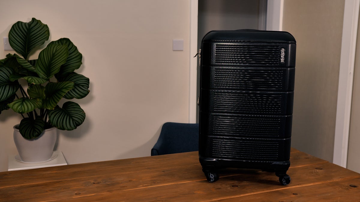 American Tourister Stratum XLT 2.0 Hardside Luggage Review — Is It Worth It? [Video]