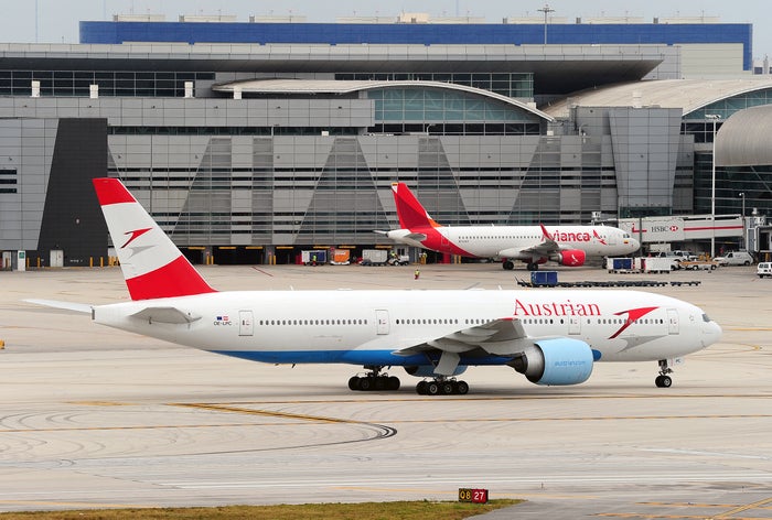 Austrian Airlines B777-200 Avianca A320 Miami