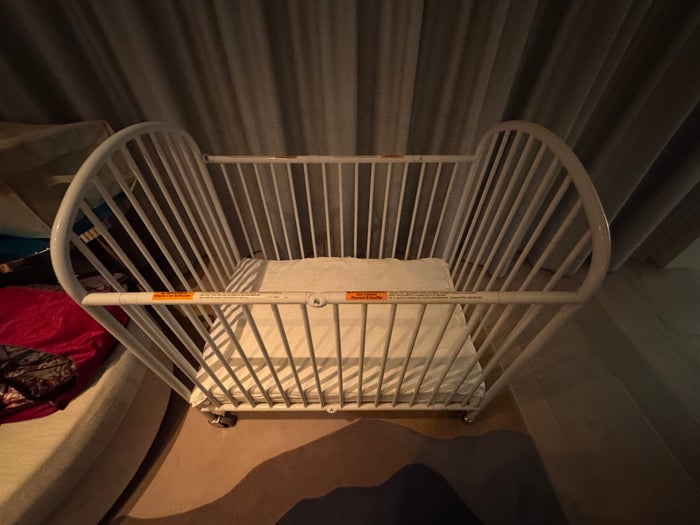 Conrad Orlando crib Conrad Orlando crib