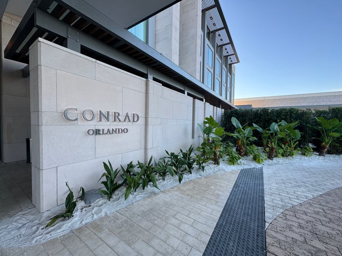Conrad Orlando sign Conrad Orlando sign