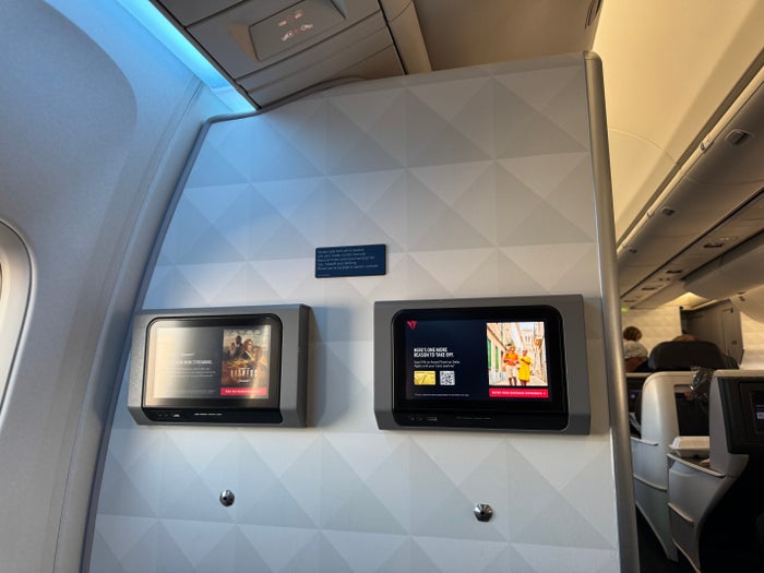 Delta Premium Select Facing Forward Delta Premium Select Facing Forward
