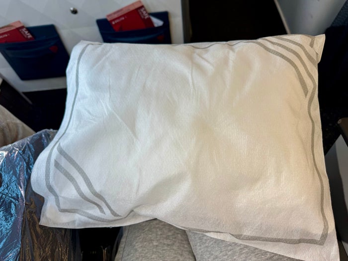 Delta Premium Select Pillow Delta Premium Select Pillow