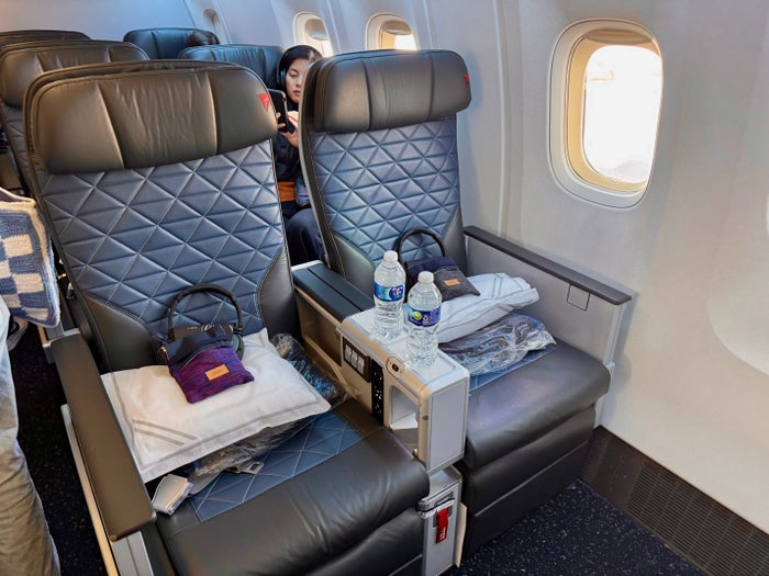 Delta Air Lines Boeing 767-300 Premium Select Review [SLC to HNL]