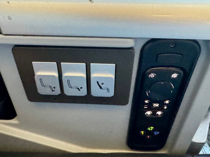 Delta Premium Select Seat Controls Delta Premium Select Seat Controls