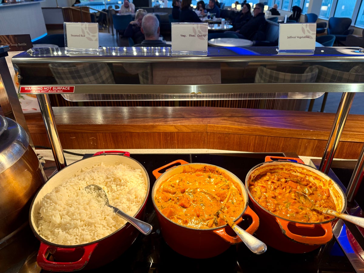 Edinburgh Airport Plaza Premium hot dishes