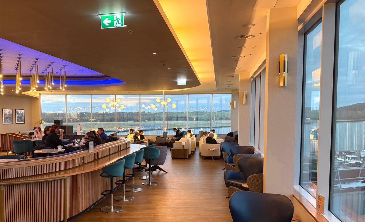 Edinburgh Airport Plaza Premium lounge