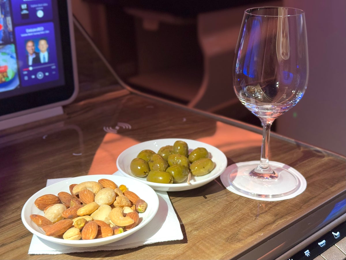 Emirates Airbus A350 business class FnB first drink service