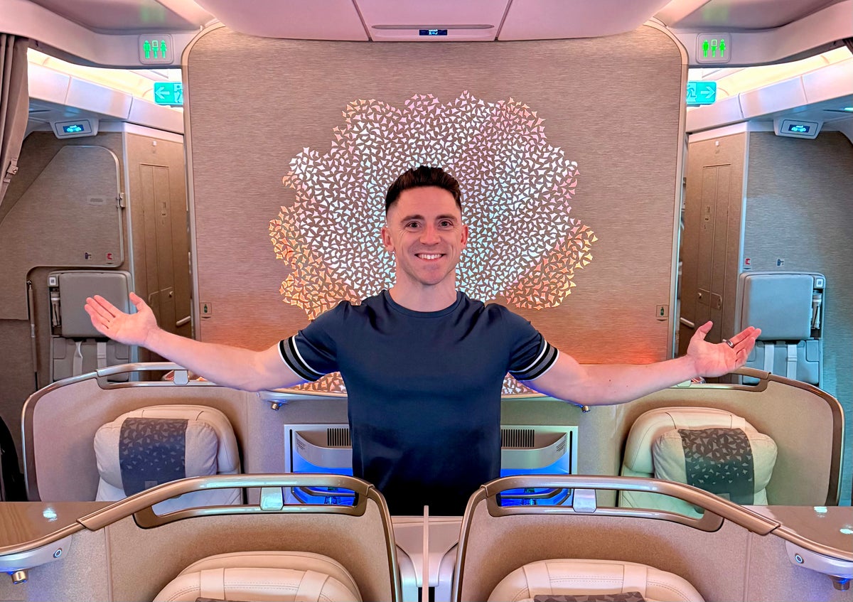 Emirates Airbus A350 business class cabin with Daniel