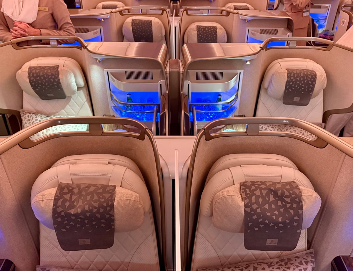 Emirates Airbus A350 business class middle seats