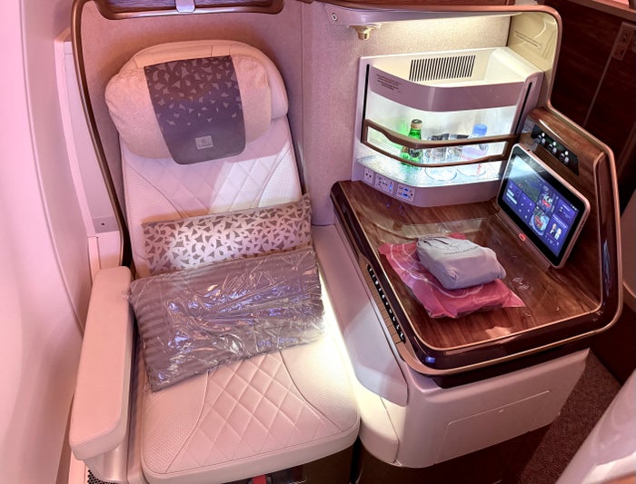 Emirates Airbus A350 business class seat 8K Emirates Airbus A350 business class seat 8K