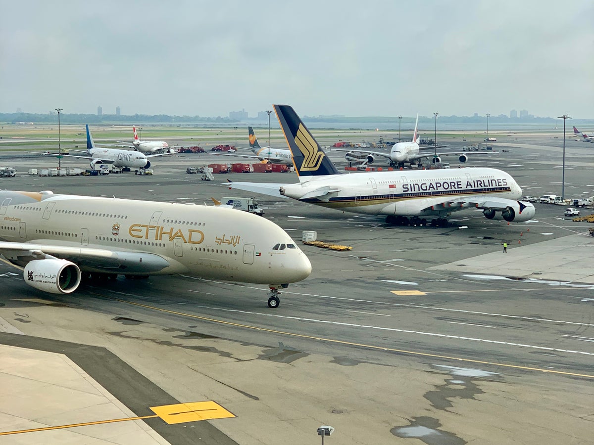 Etihad Singapore A380s