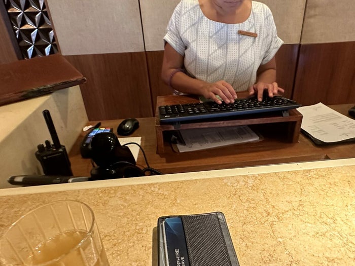 Four Seasons Lanai Check In Agent Four Seasons Lanai Check In Agent