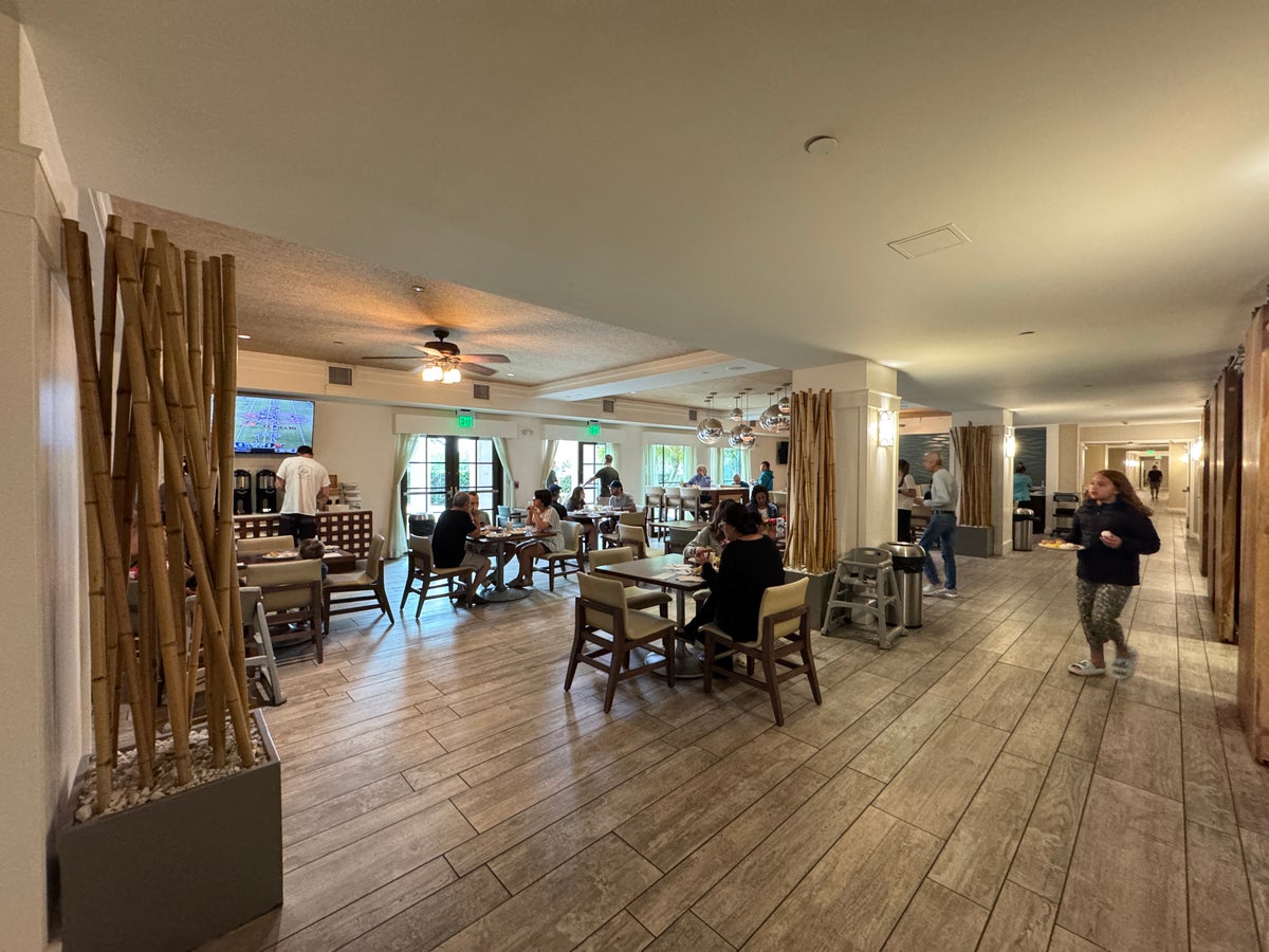 Hyatt House Naples breakfast seating area