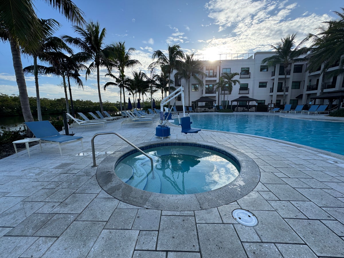 Jacuzzi Hyatt House Naples