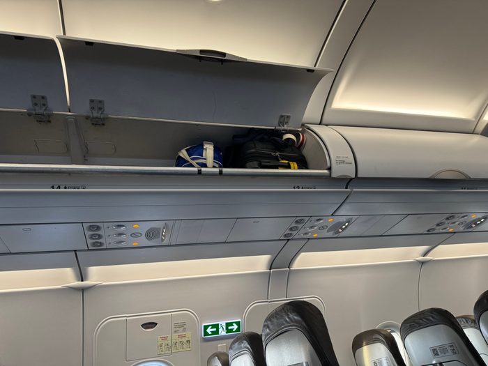 JetSmart A320 overhead bin JetSmart A320 overhead bin