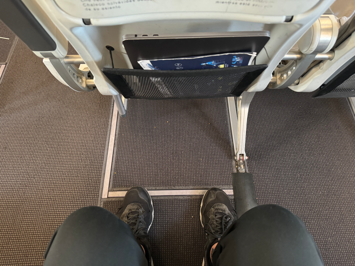 JetSmart A320 seat pitch exit row