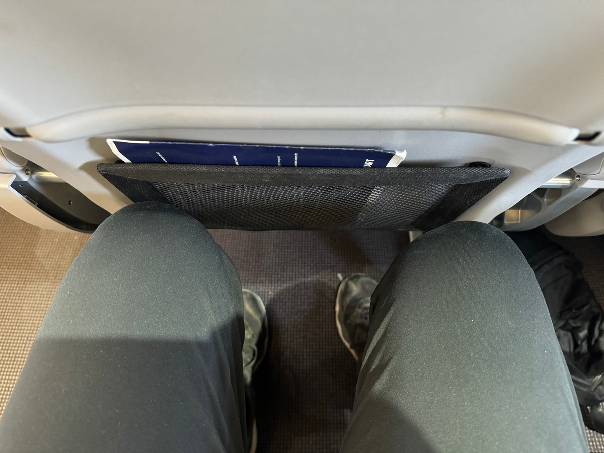 JetSmart A320 seat pitch regular economy