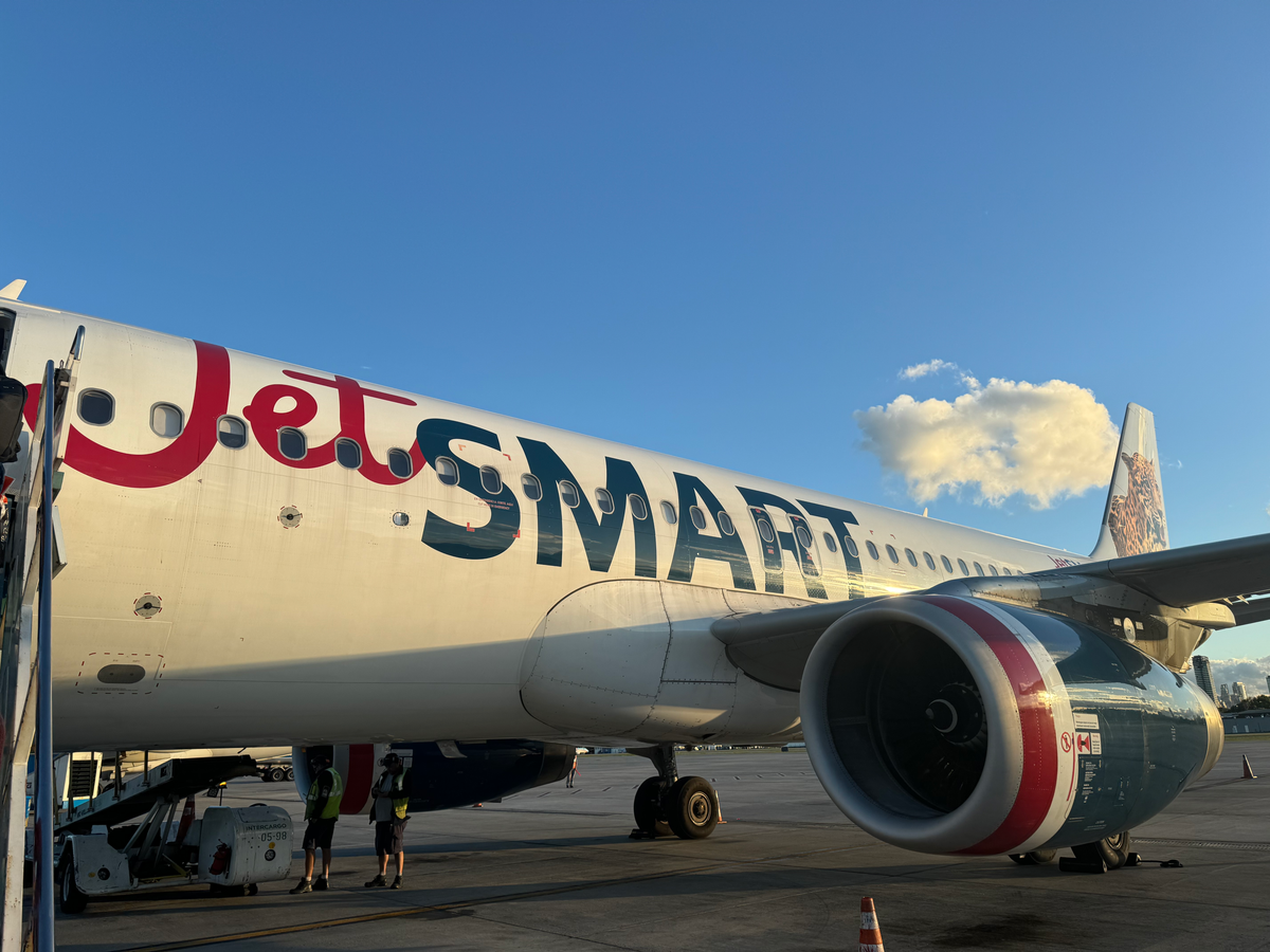 JetSmart A320 side of plane