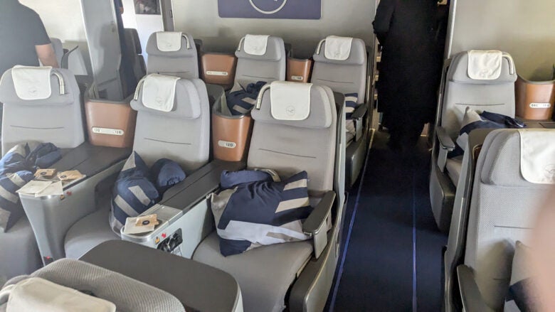 Lufthansa 747 400 Middle Seats Business Class