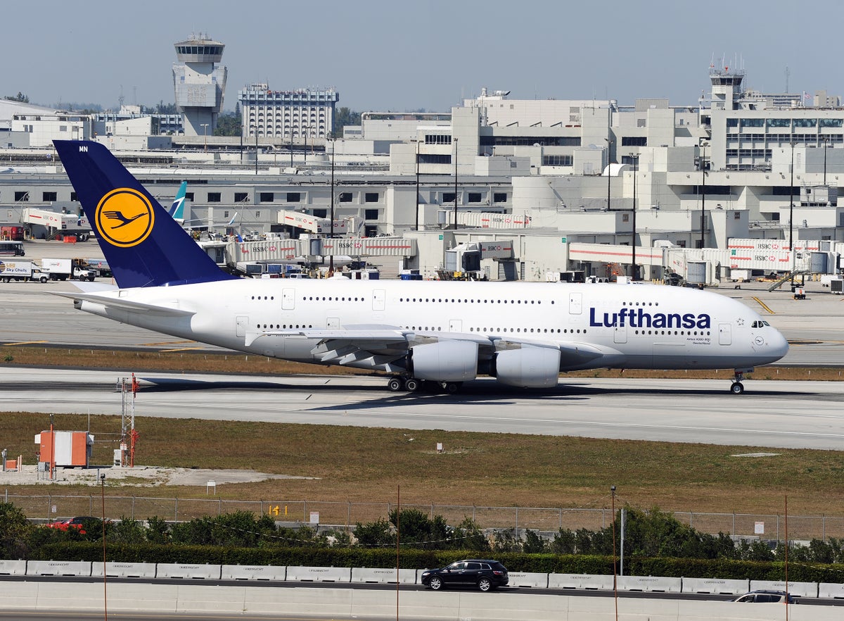 Coming This Summer: Free Messaging on All Lufthansa Long-Haul Flights