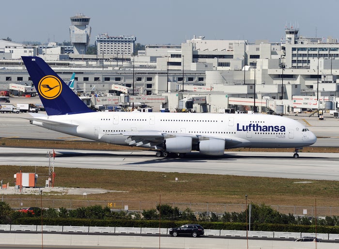 Now Live: Free Messaging on All Lufthansa Long-Haul Flights