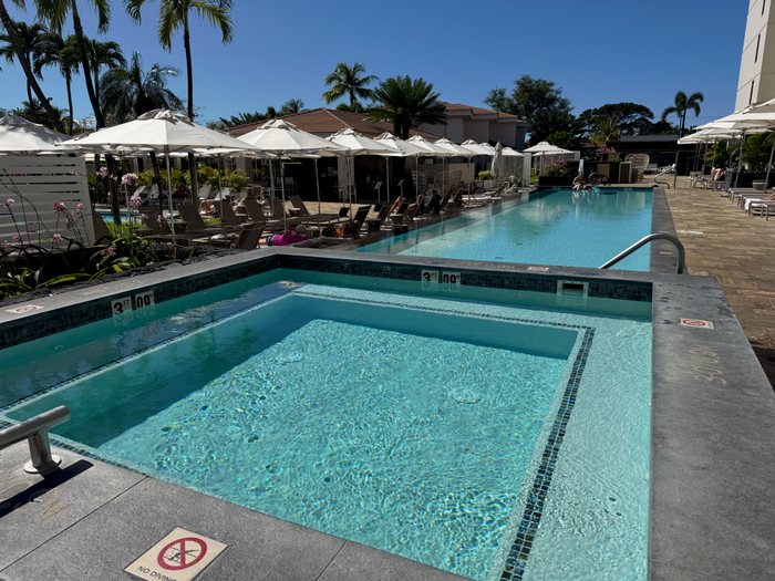 Maui Coast Hotel Kihei saltwater pool hot tub