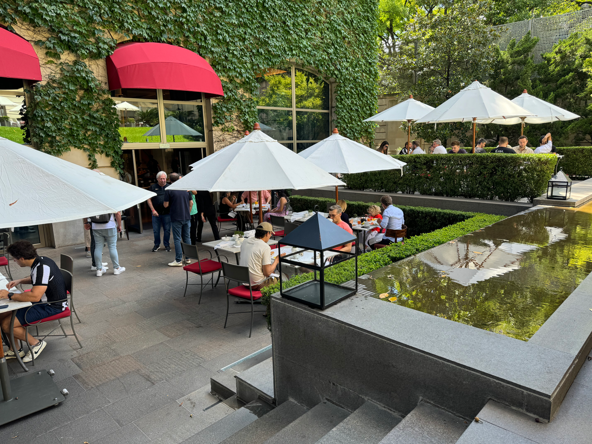 Palacio Duhau Park Hyatt Buenos Aires Gioia outside dining area