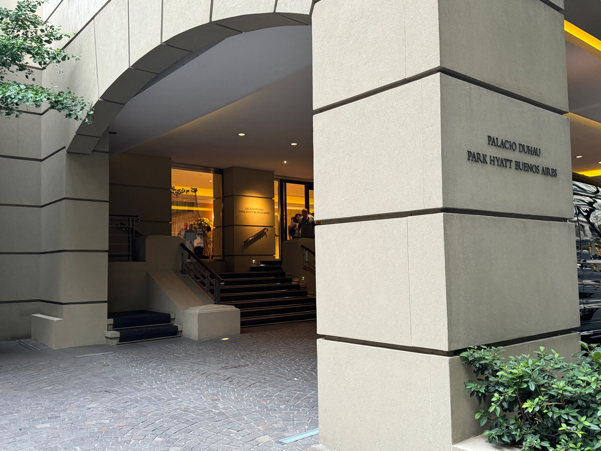 Palacio Duhau Park Hyatt Buenos Aires car entrance