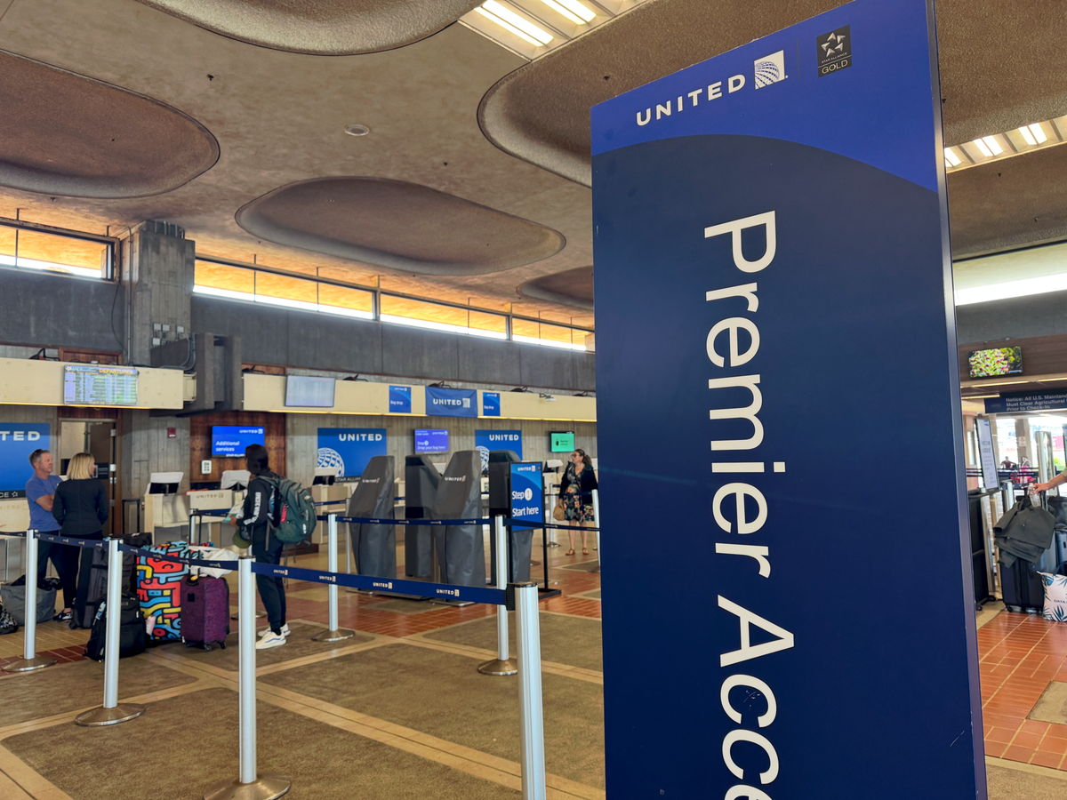 United Airlines Premier Access check in Kahului OGG airport