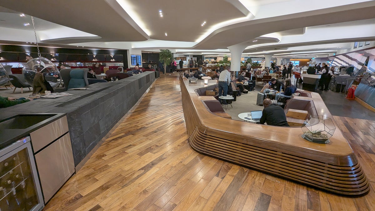 Virgin Atlantic Clubhouse Heathrow Sunken Lounge Reverse View