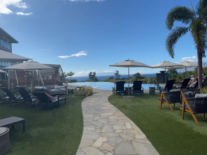 AC Hotel by Marriott Maui Wailea pool path