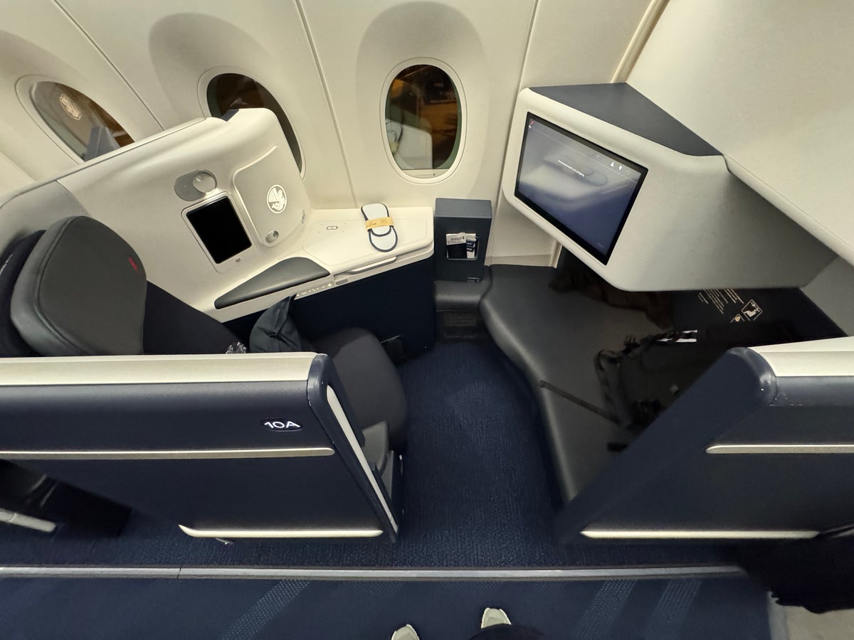 Air France Business Class A350 9 V2 angle