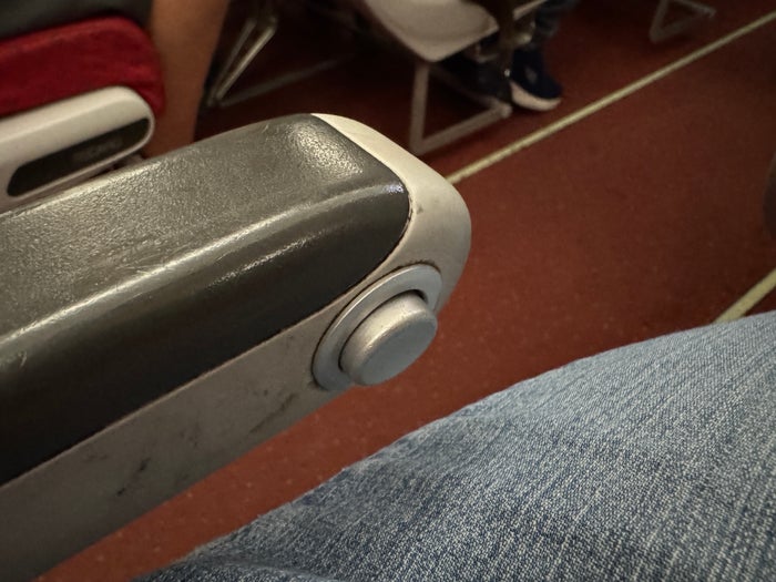 Air India A320 Economy DOH BOM recline button