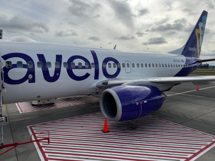 Avelo Airlines Boeing 737-700 Economy Class Review [STS to BUR]