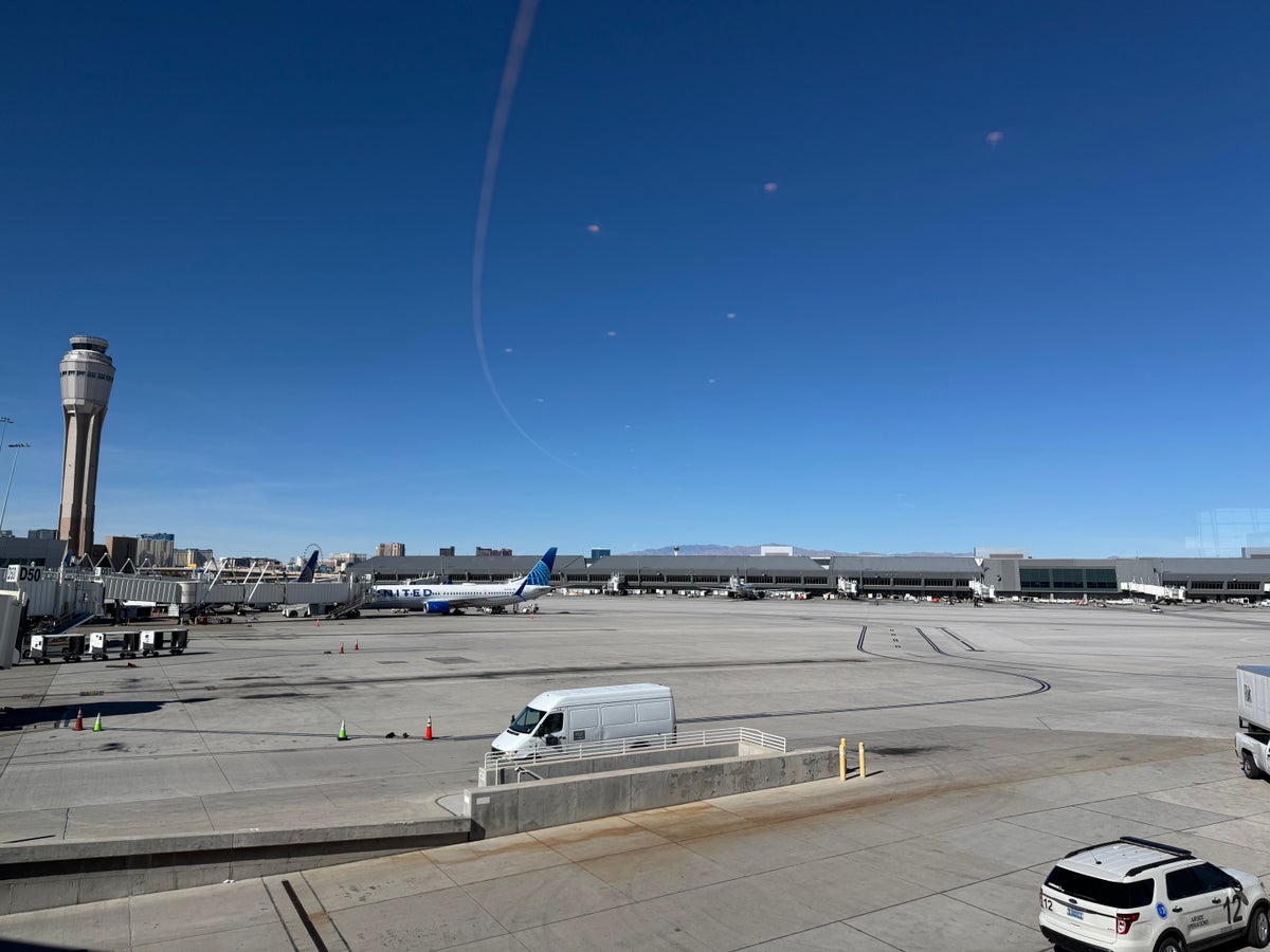 Capital One Lounge Las Vegas tarmac view