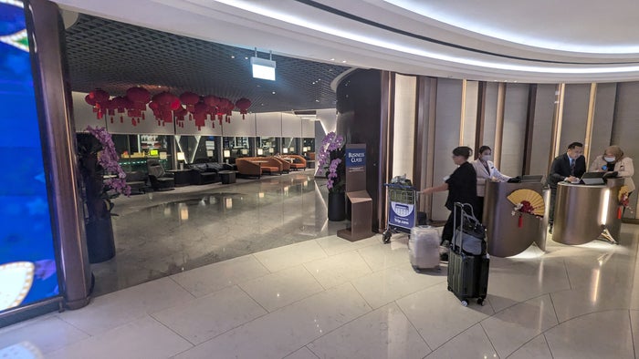 Changi T3 Silverkris business class lounge entrance Changi T3 Silverkris business class lounge entrance