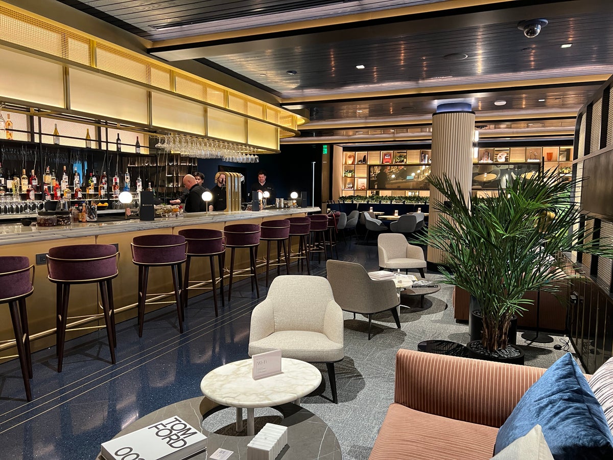 First Look: New Chase Sapphire Lounge by The Club at Philadelphia International Airport (PHL)